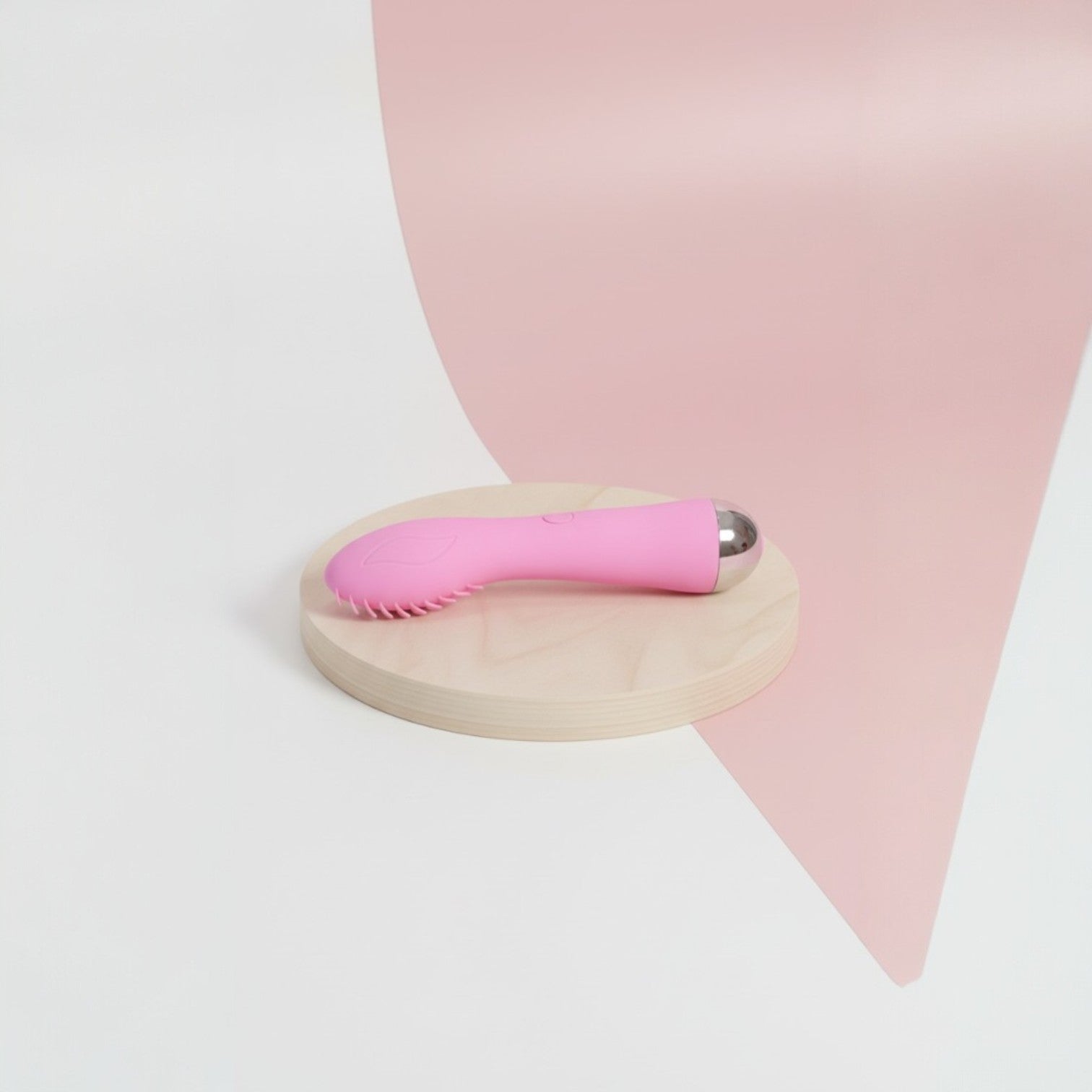 Magician - Curved Wand-Style Personal Wellness Massager